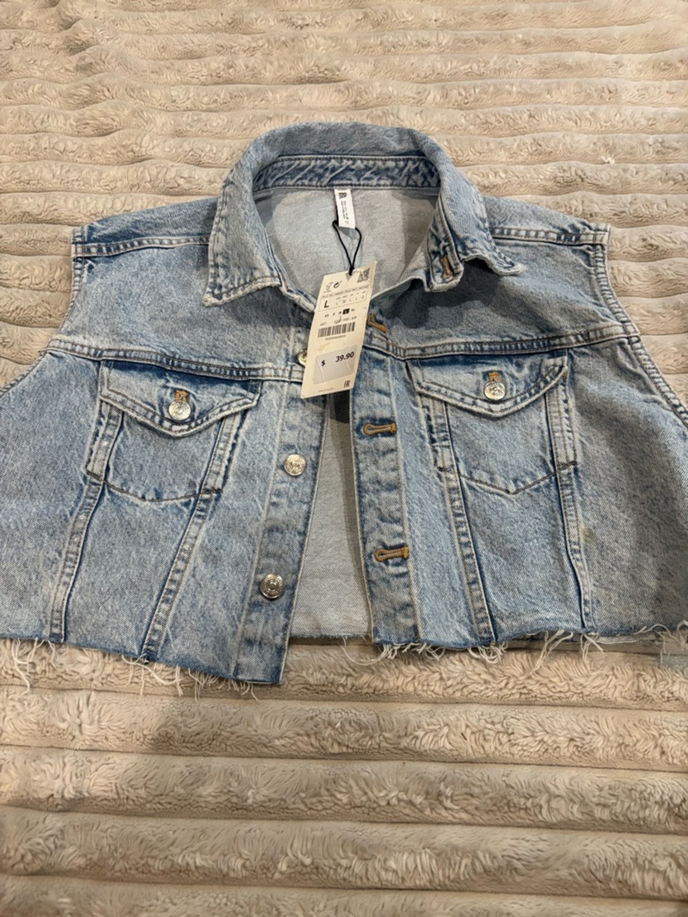 Light Wash Cropped Denim Jacket by Zara size large nwts